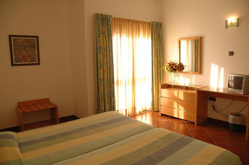 Hotel Santa Maria Вила-ду-Порту Экстерьер фото